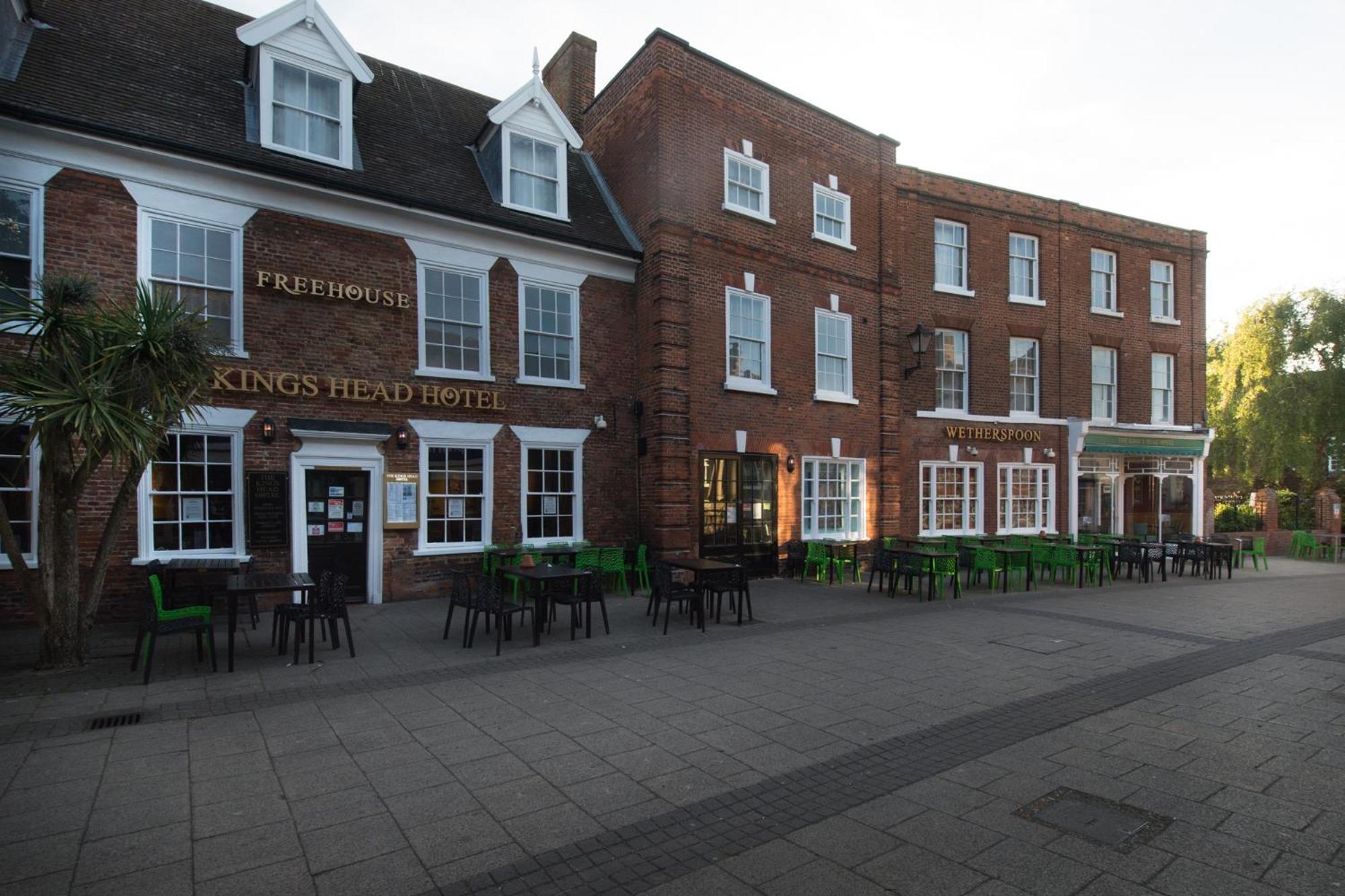 The King'S Head Hotel Wetherspoon Бекълс Екстериор снимка